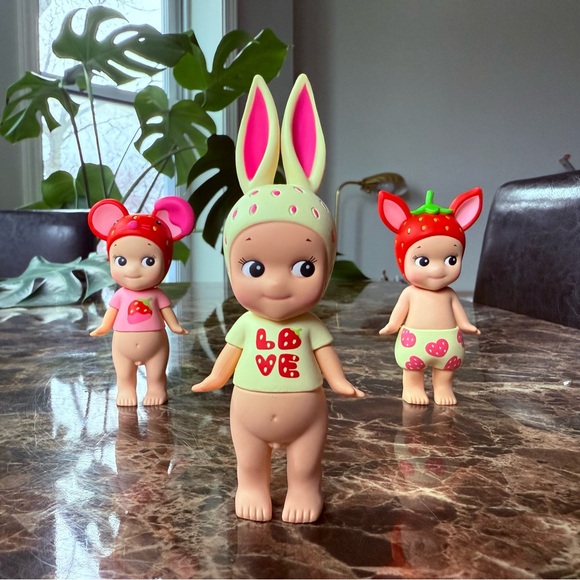 Sonny Angel Other - Authentic Valentines Day Strawberry Love Rabbit Sonny Angel